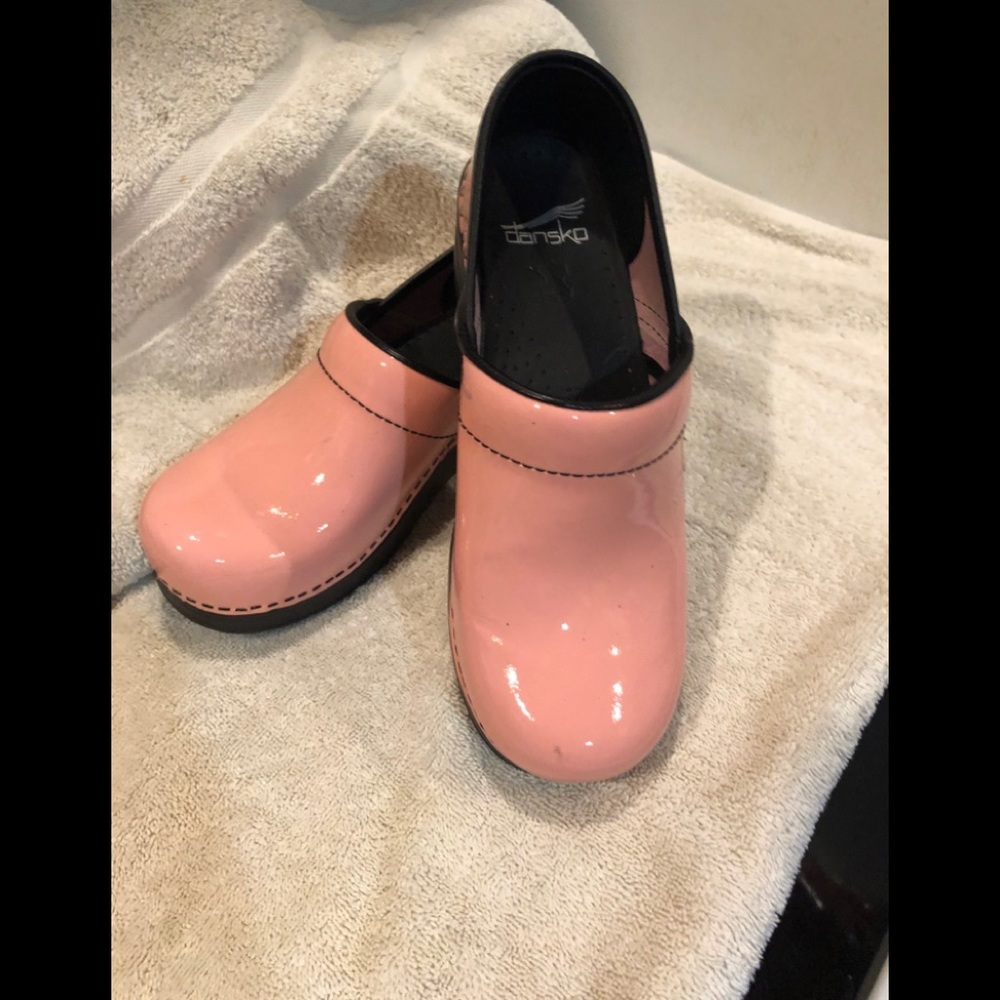 Dansko cancer awareness clogs
